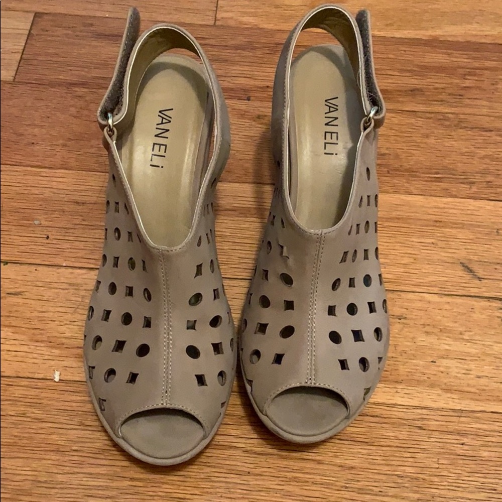 Heels - Picture 1 of 4